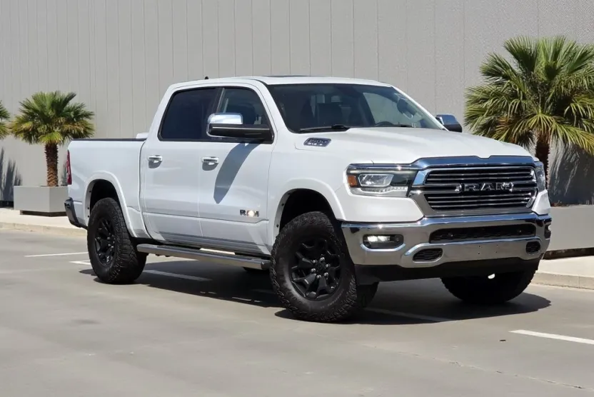 2019 Ram 1500 Laramie photo 1
