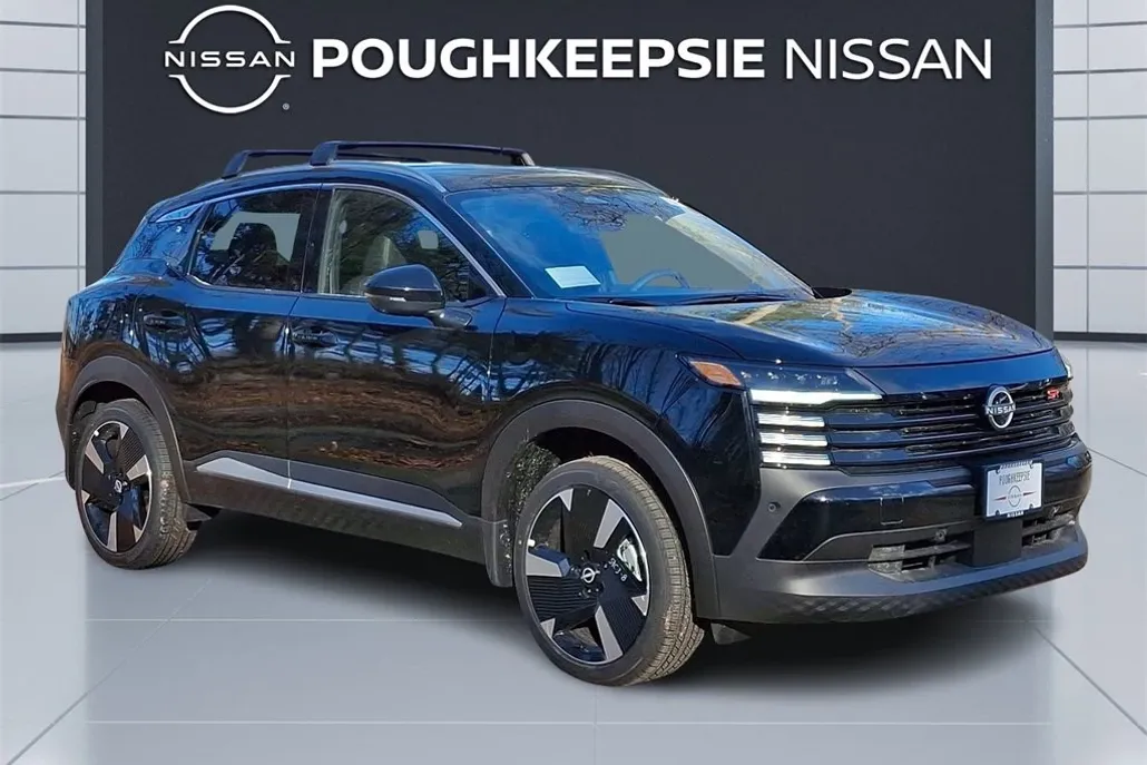 2025 Nissan Kicks SR photo 1