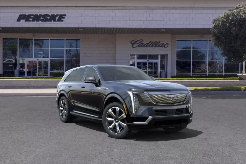 2025 Cadillac Escalade IQ Luxury photo 1