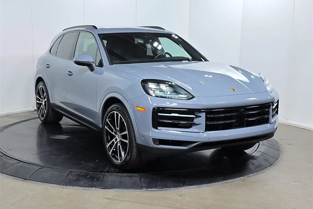 2025 Porsche Cayenne photo 1