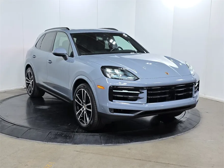 2025 Porsche Cayenne photo 1
