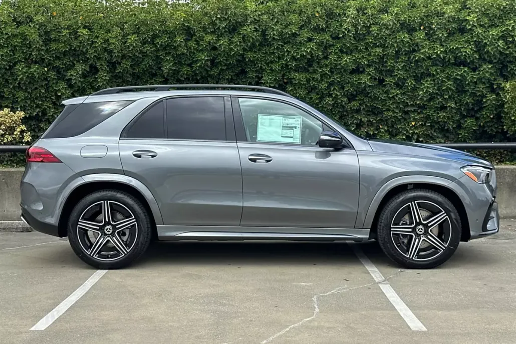 2025 Mercedes Benz GLE 350 4MATIC photo 1
