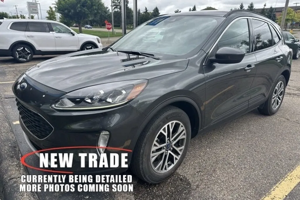 2020 Ford Escape SEL photo 1
