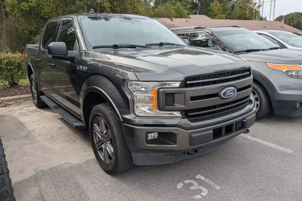 2020 Ford F-150 XLT photo 1