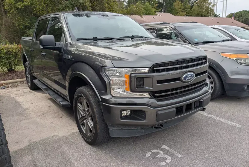 2020 Ford F-150 XLT photo 1