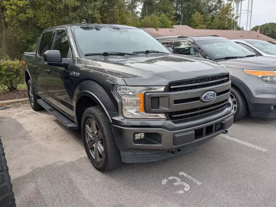 2020 Ford F-150 XLT photo 1