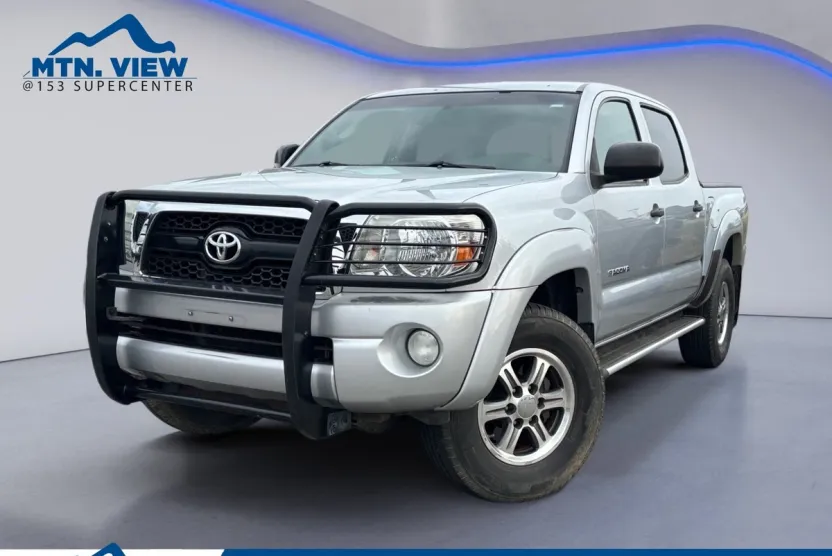 2011 Toyota Tacoma PreRunner V6 photo 1
