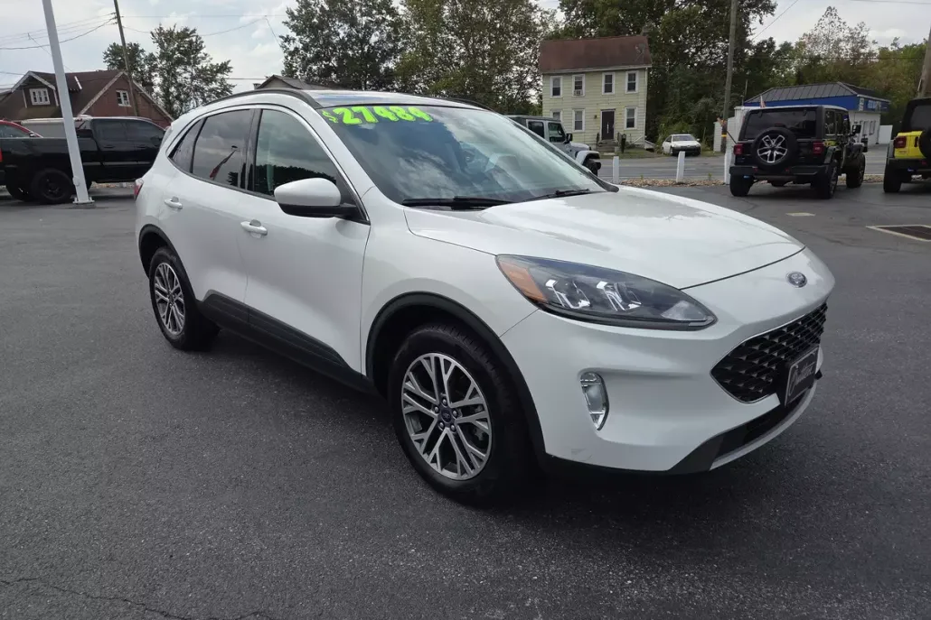 2022 Ford Escape SEL photo 1