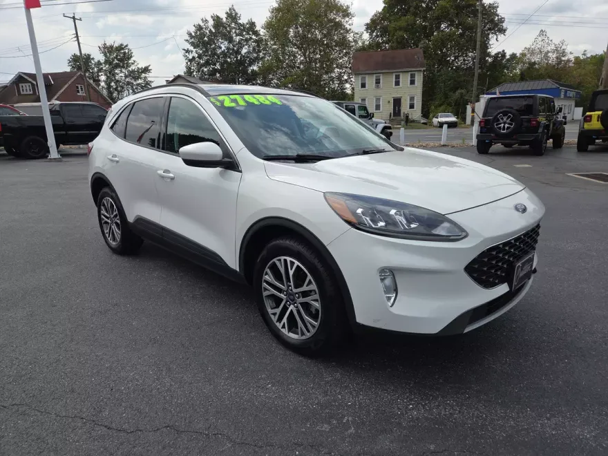 2022 Ford Escape SEL photo 1