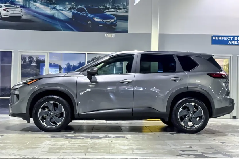 2024 Nissan Rogue SV photo 1