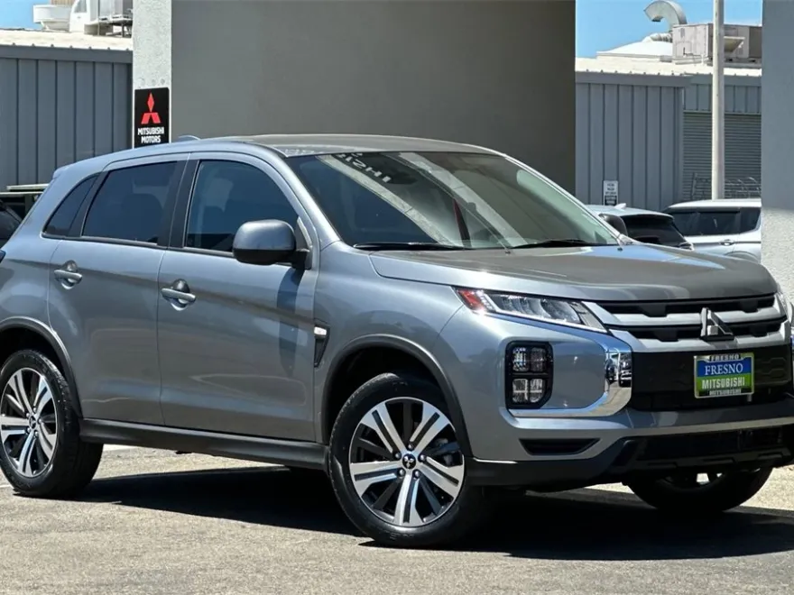 2025 Mitsubishi Outlander Sport ES photo 1