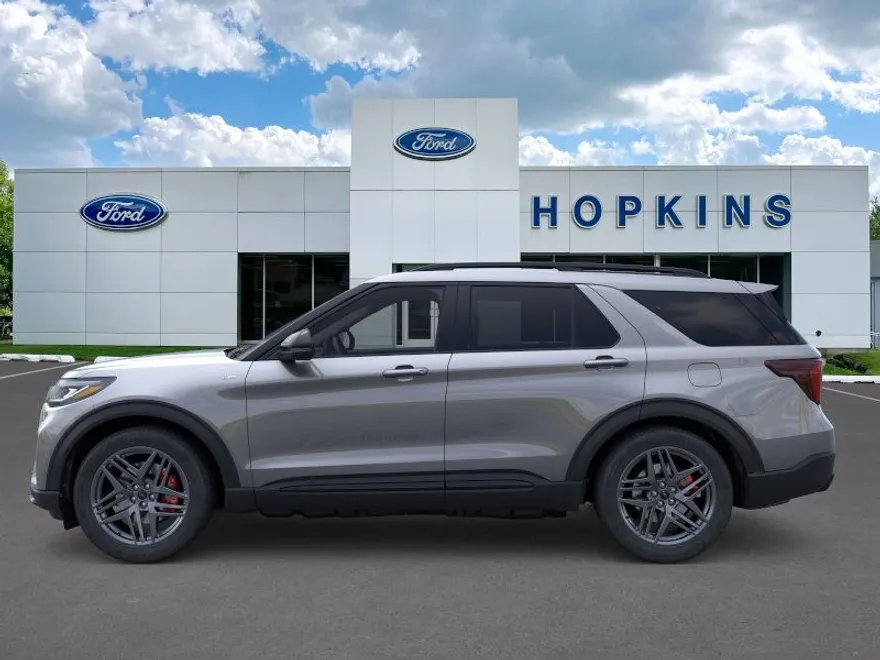 2025 Ford Explorer ST-Line photo 1