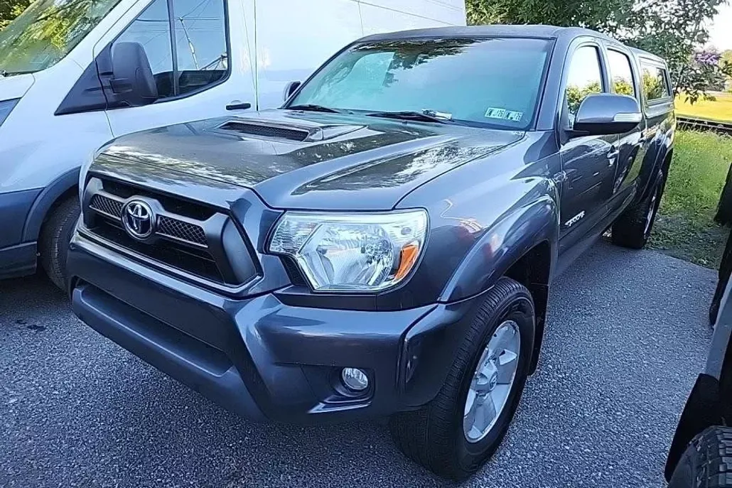 2015 Toyota Tacoma V6 photo 1