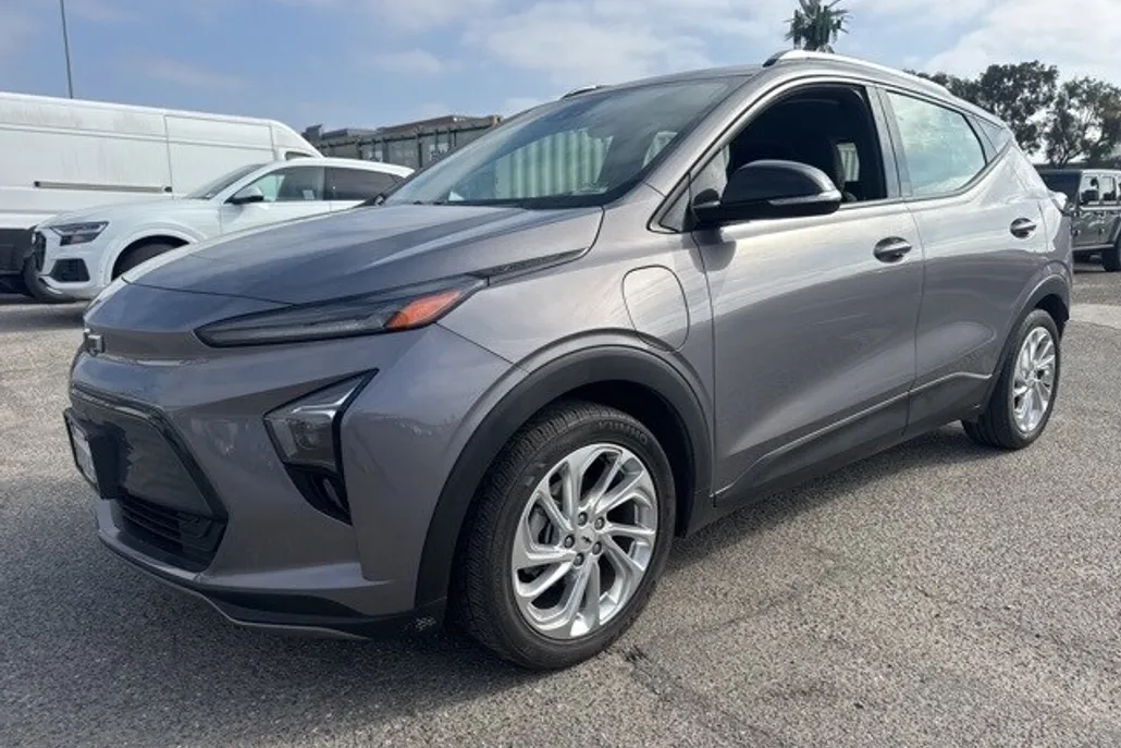 2023 Chevrolet Bolt EUV photo 1
