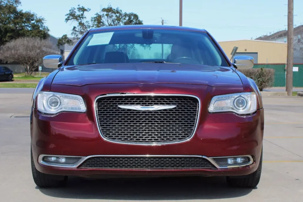 2015 Chrysler 300 photo 1