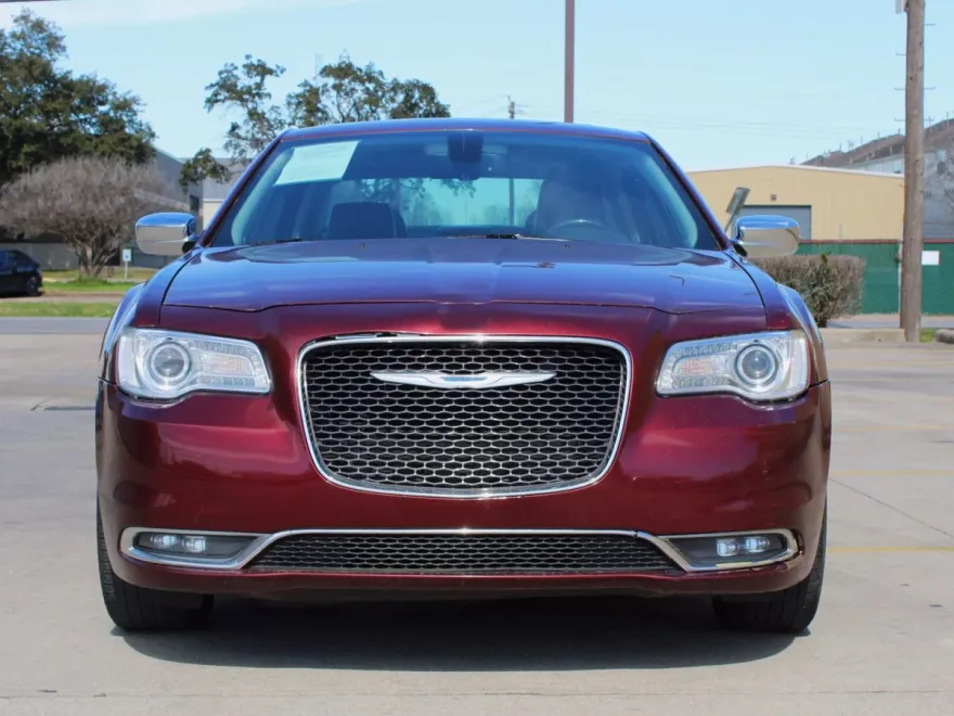 2015 Chrysler 300 photo 1