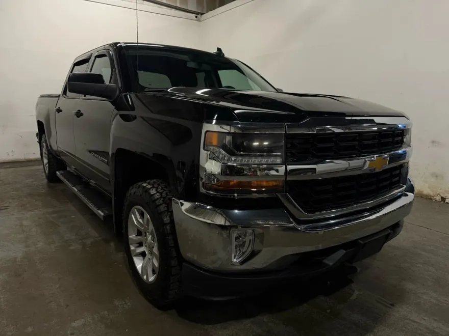 2016 Chevrolet Silverado 1500 LT photo 1