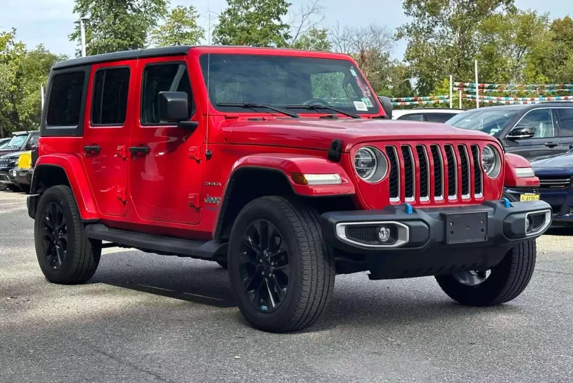 2022 Jeep Wrangler 4xe Unlimited Sahara Sport photo 1