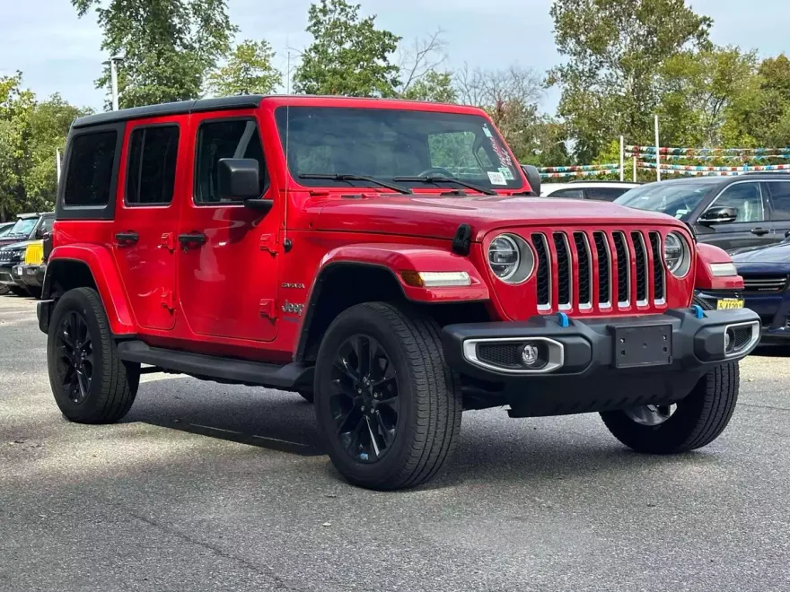 2022 Jeep Wrangler 4xe Unlimited Sahara Sport photo 1