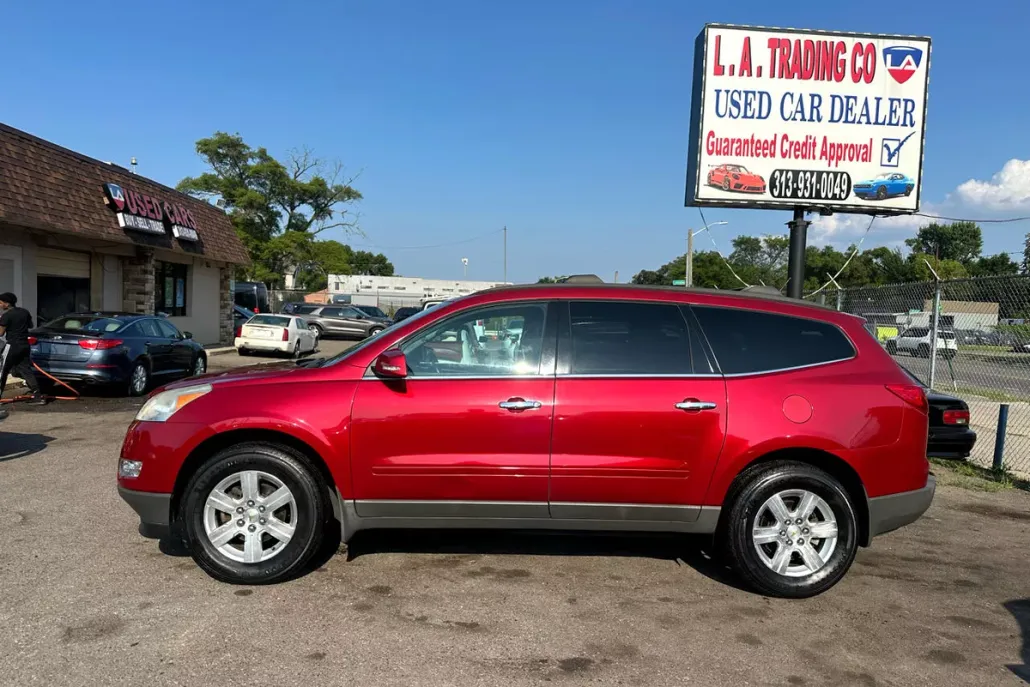 2012 Chevrolet Traverse 1LT photo 1