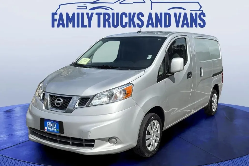 2019 Nissan NV200 SV photo 1