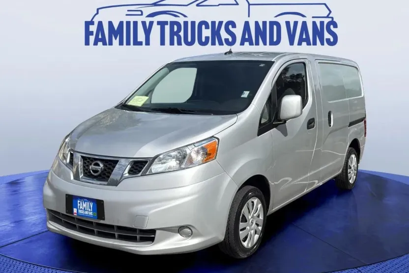 2019 Nissan NV200 SV photo 1