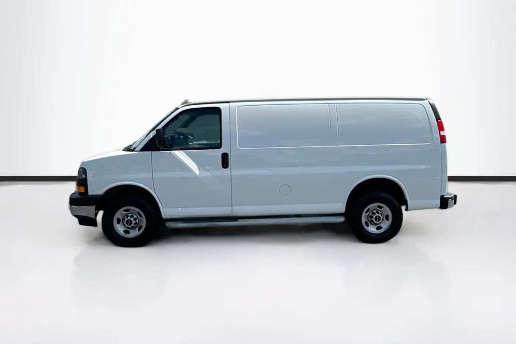 2023 Gmc Savana Cargo 2500 photo 1