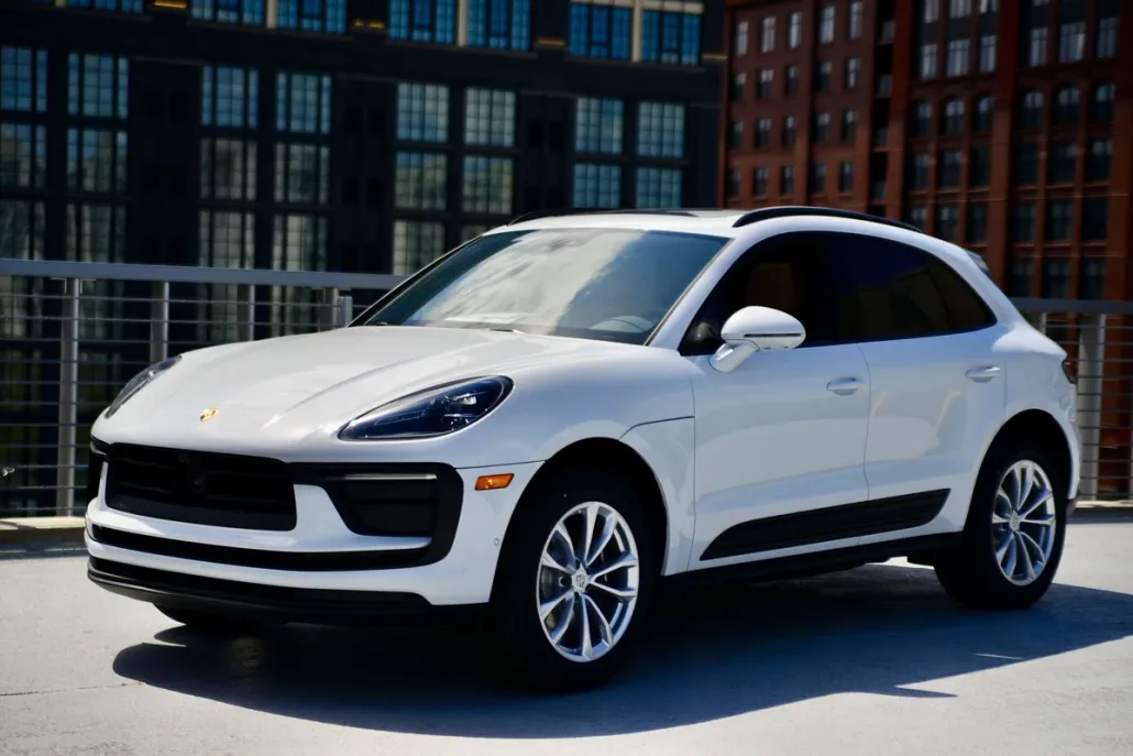 2025 Porsche Macan S photo 1