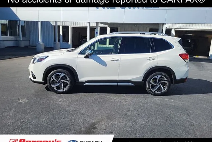 2022 Subaru Forester Touring photo 1