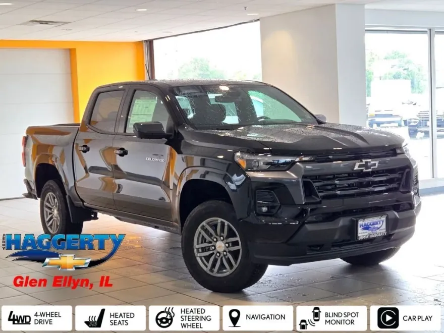 2025 Chevrolet Colorado Work Truck LT photo 1