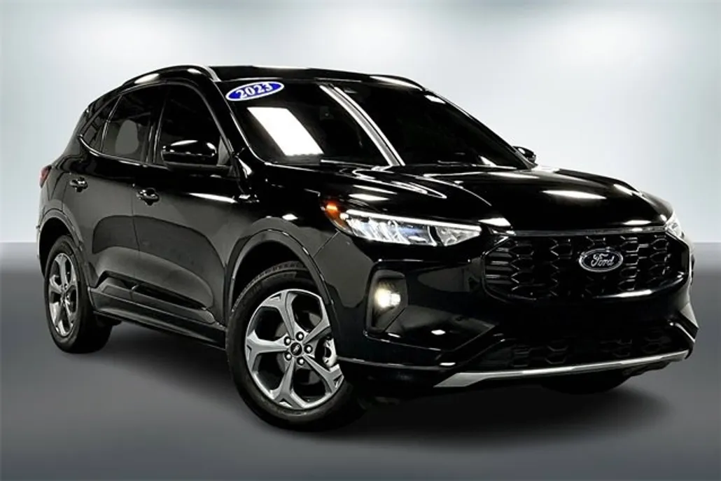 2023 Ford Escape ST-Line Select photo 1
