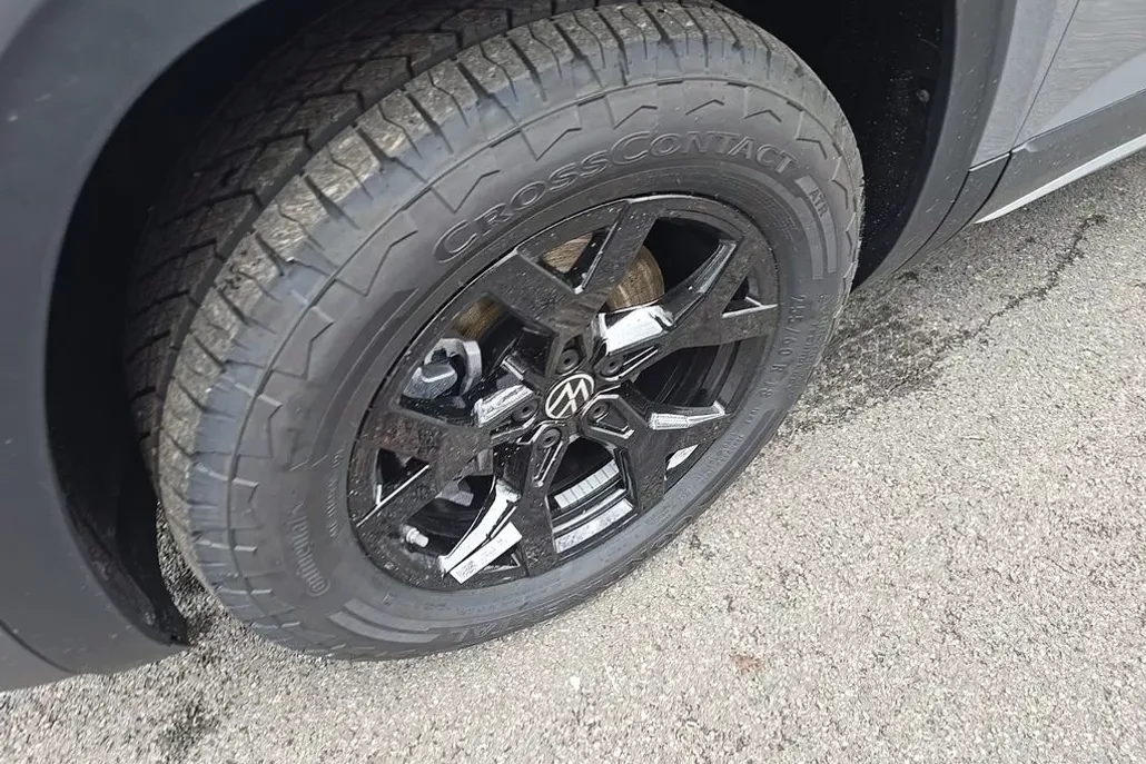 2025 Volkswagen Atlas Peak Edition SE photo 1
