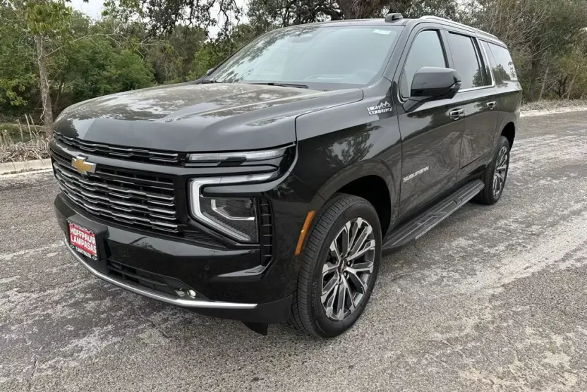 2026 Chevrolet Suburban High Country photo 1