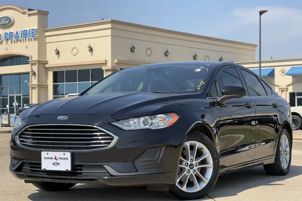 2020 Ford Fusion SE photo 1