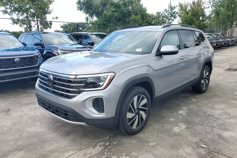 2026 Volkswagen Atlas SE photo 1