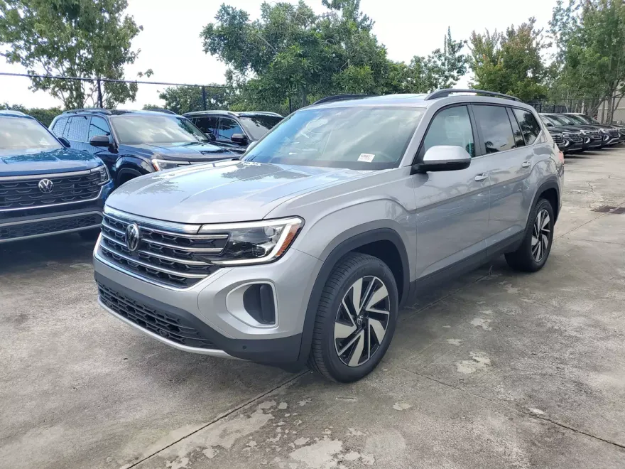 2026 Volkswagen Atlas SE photo 1