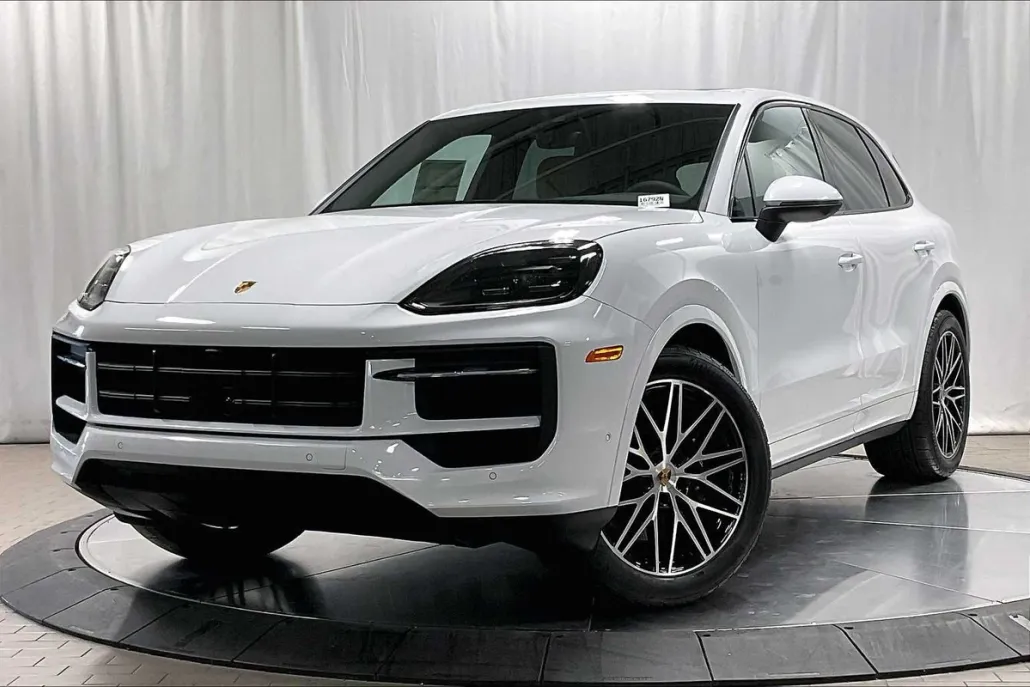 2025 Porsche Cayenne photo 1