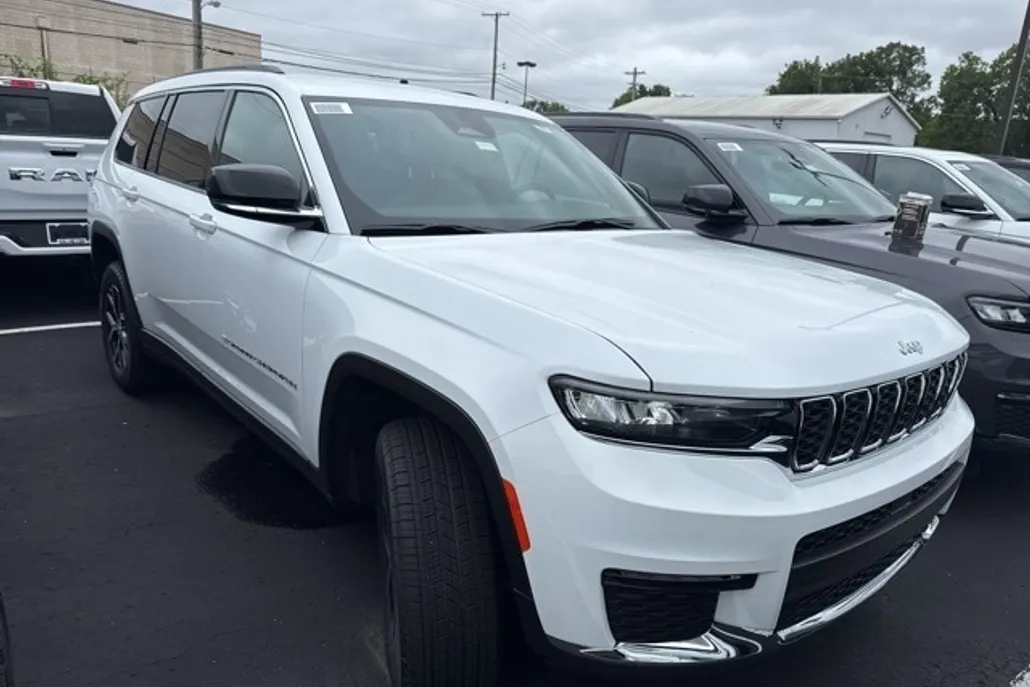 2025 Jeep Grand Cherokee Limited photo 1
