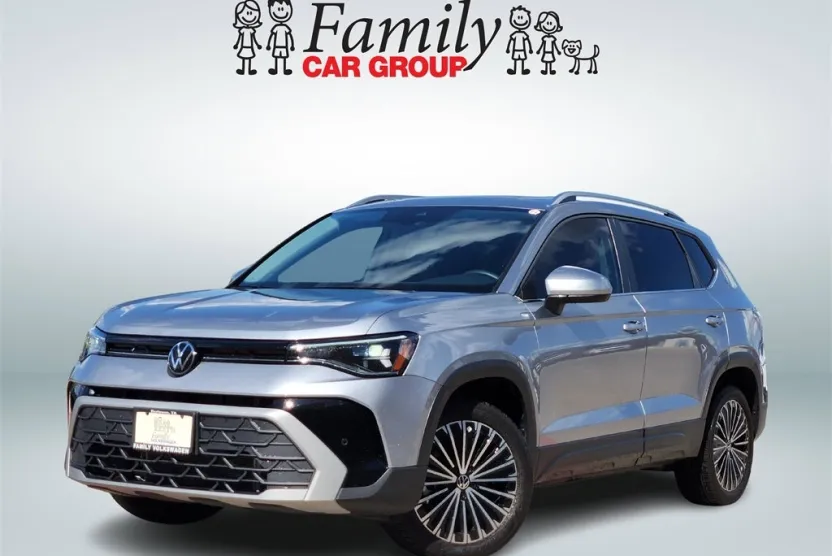 2025 Volkswagen Taos SE photo 1