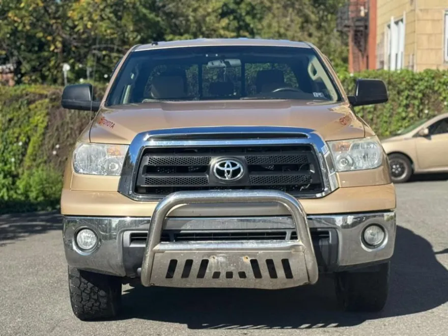 2010 Toyota Tundra SR5 photo 1