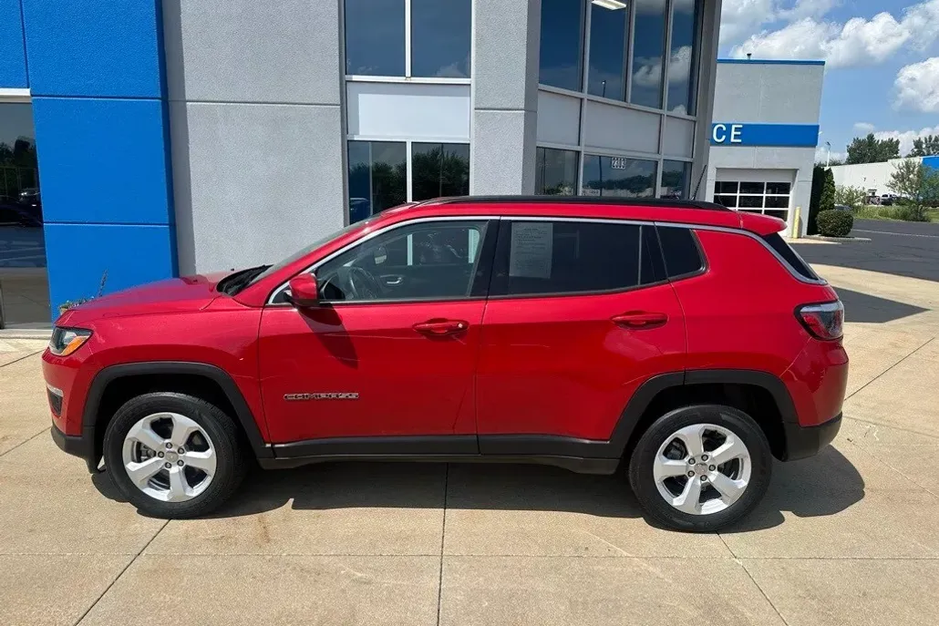 2019 Jeep Compass Latitude photo 1
