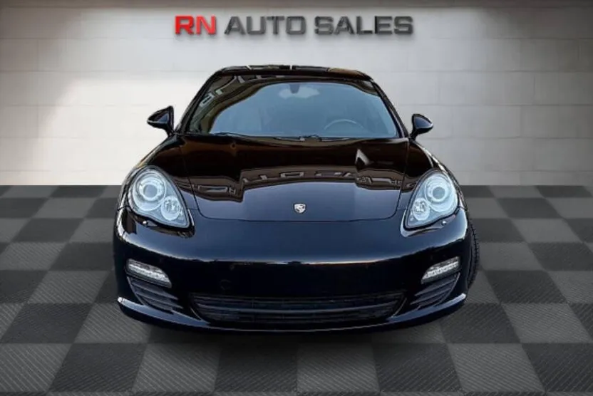 2010 Porsche Panamera S photo 1