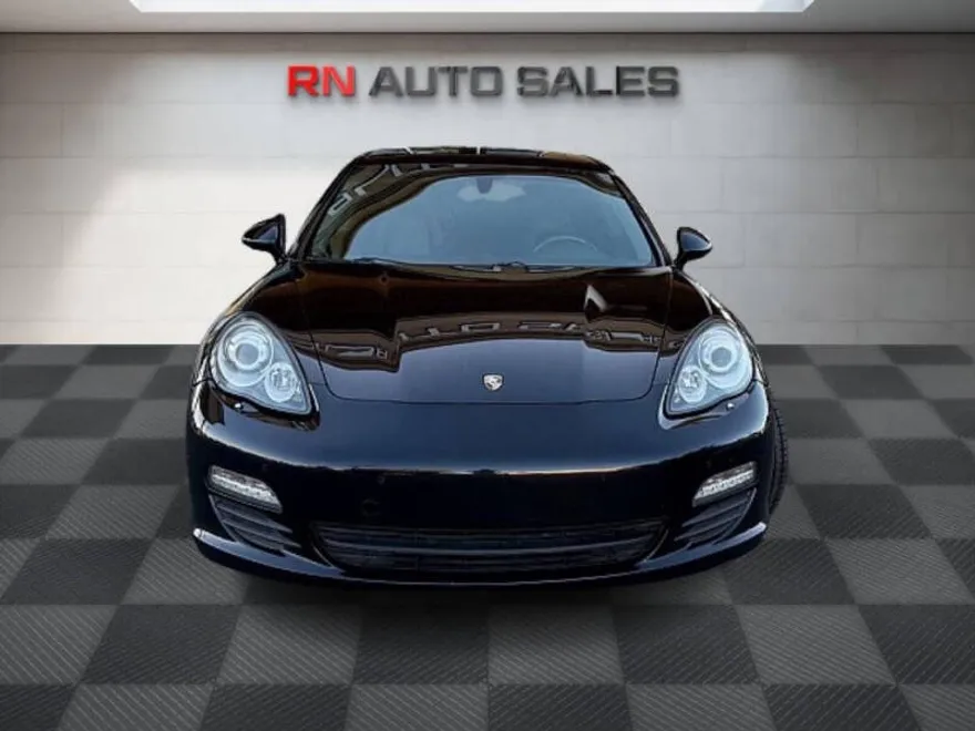 2010 Porsche Panamera S photo 1