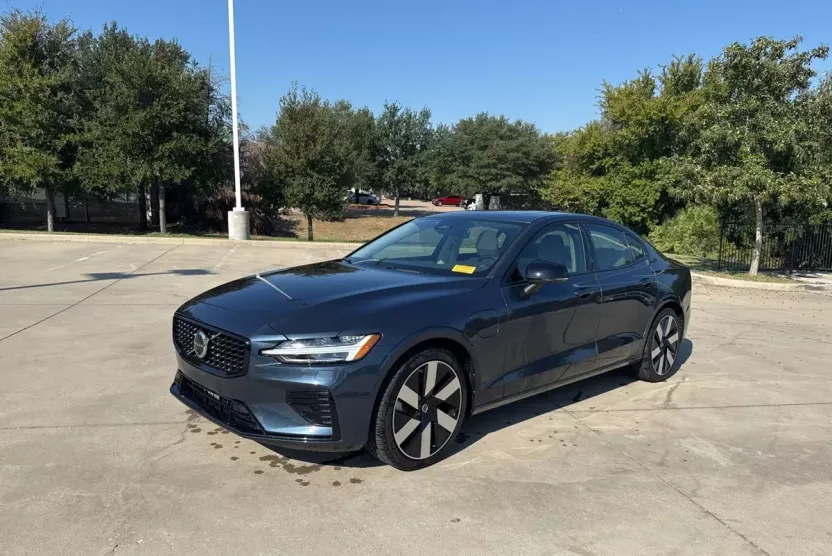 2024 Volvo S60 Recharge T8 Plus photo 1