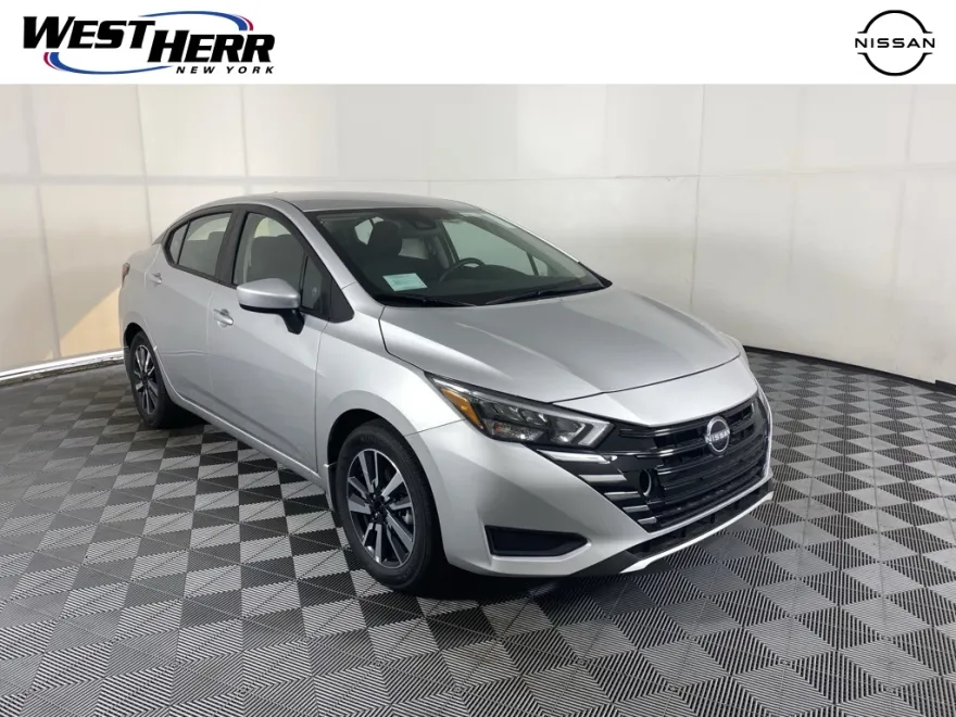 2025 Nissan Versa 1.6 SV photo 1
