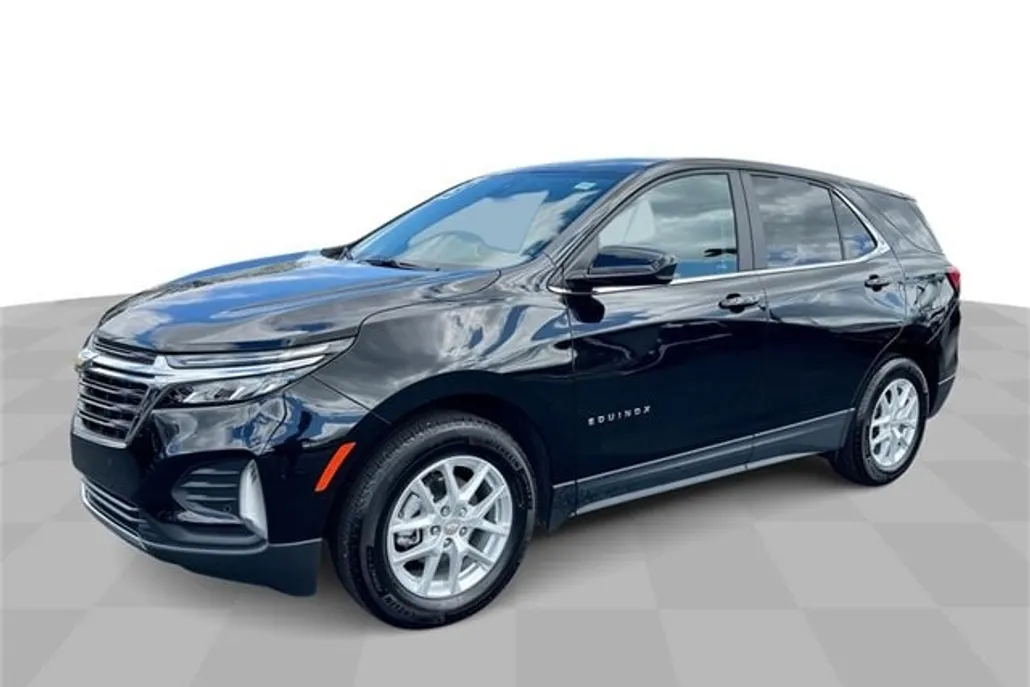 2023 Chevrolet Equinox LT photo 1