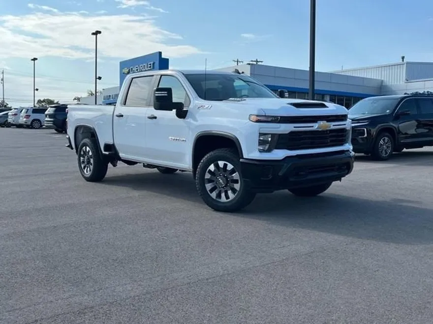 2025 Chevrolet Silverado 2500HD Custom photo 1