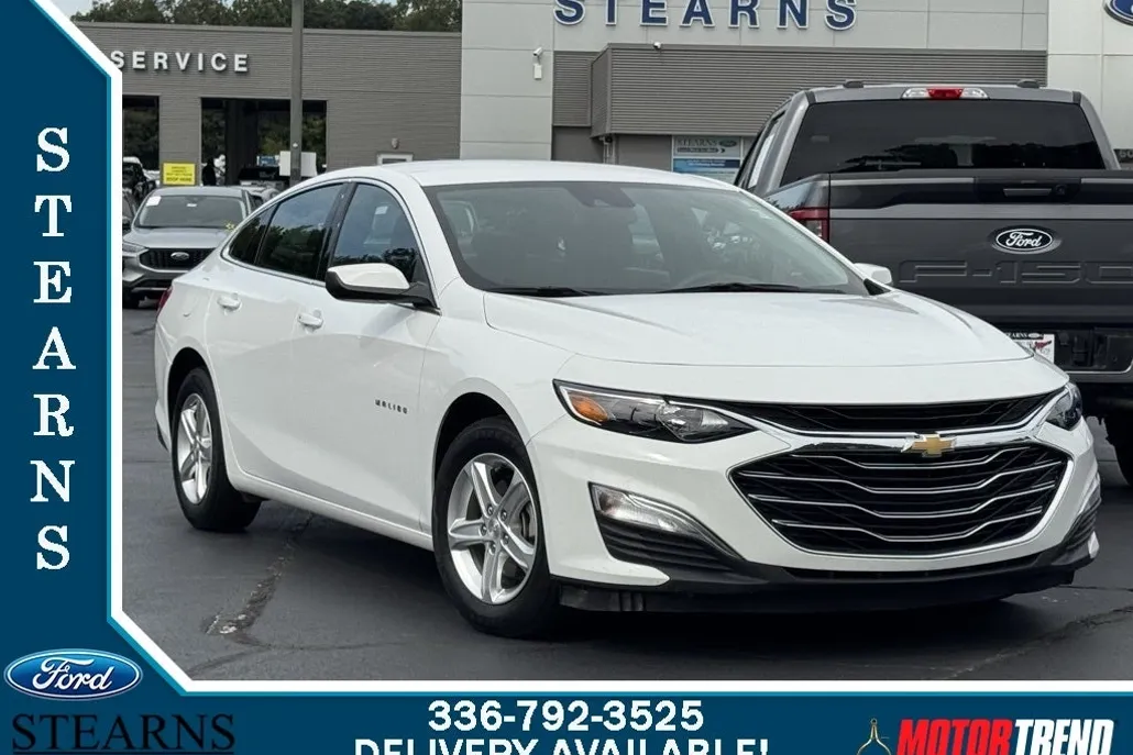 2023 Chevrolet Malibu LS photo 1