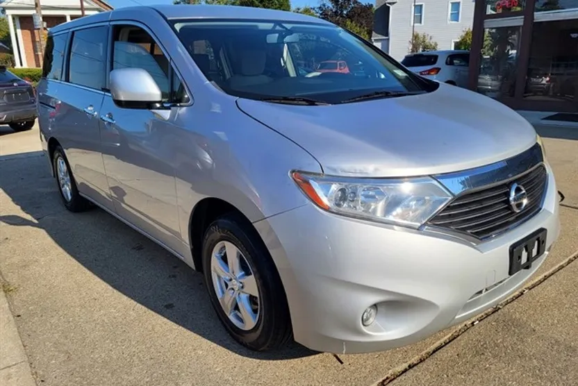 2014 Nissan Quest S photo 1