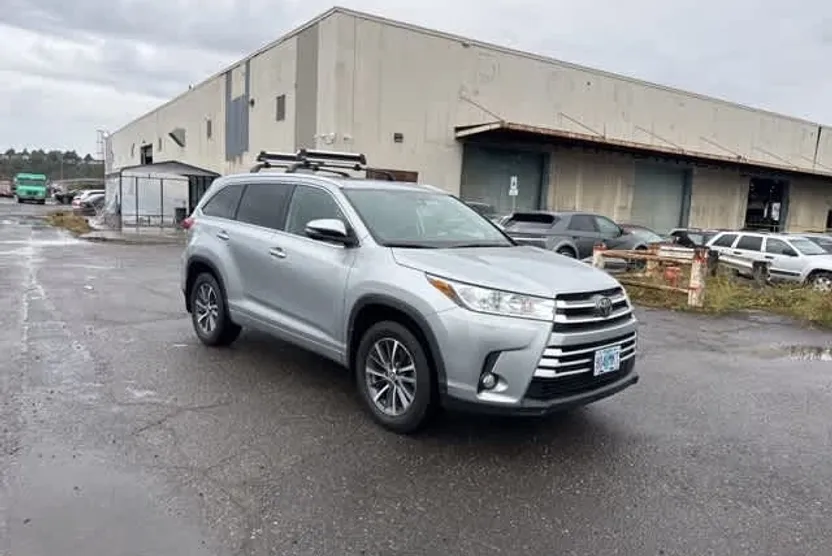 2018 Toyota Highlander SE XLE photo 1